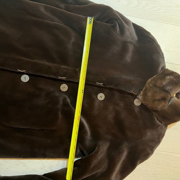 Luxurious Loro Piana Reversible Mink and Raincoat - Picture 15 of 16